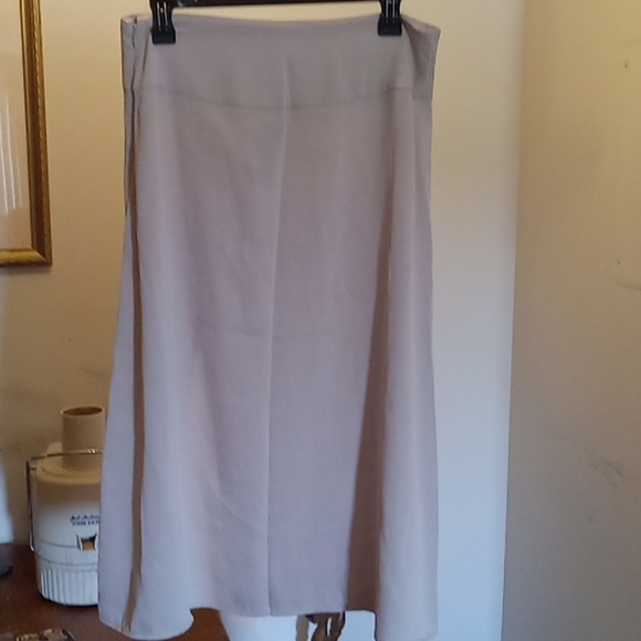 Very CHIC New Gorgeous Express High waisted slip skirt Size Medium - Picture 10 of 10